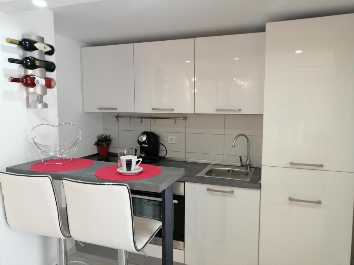 App Noel Apartment *